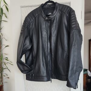 Harley-Davidson Black Leather Jacket with Quilted Shoulders